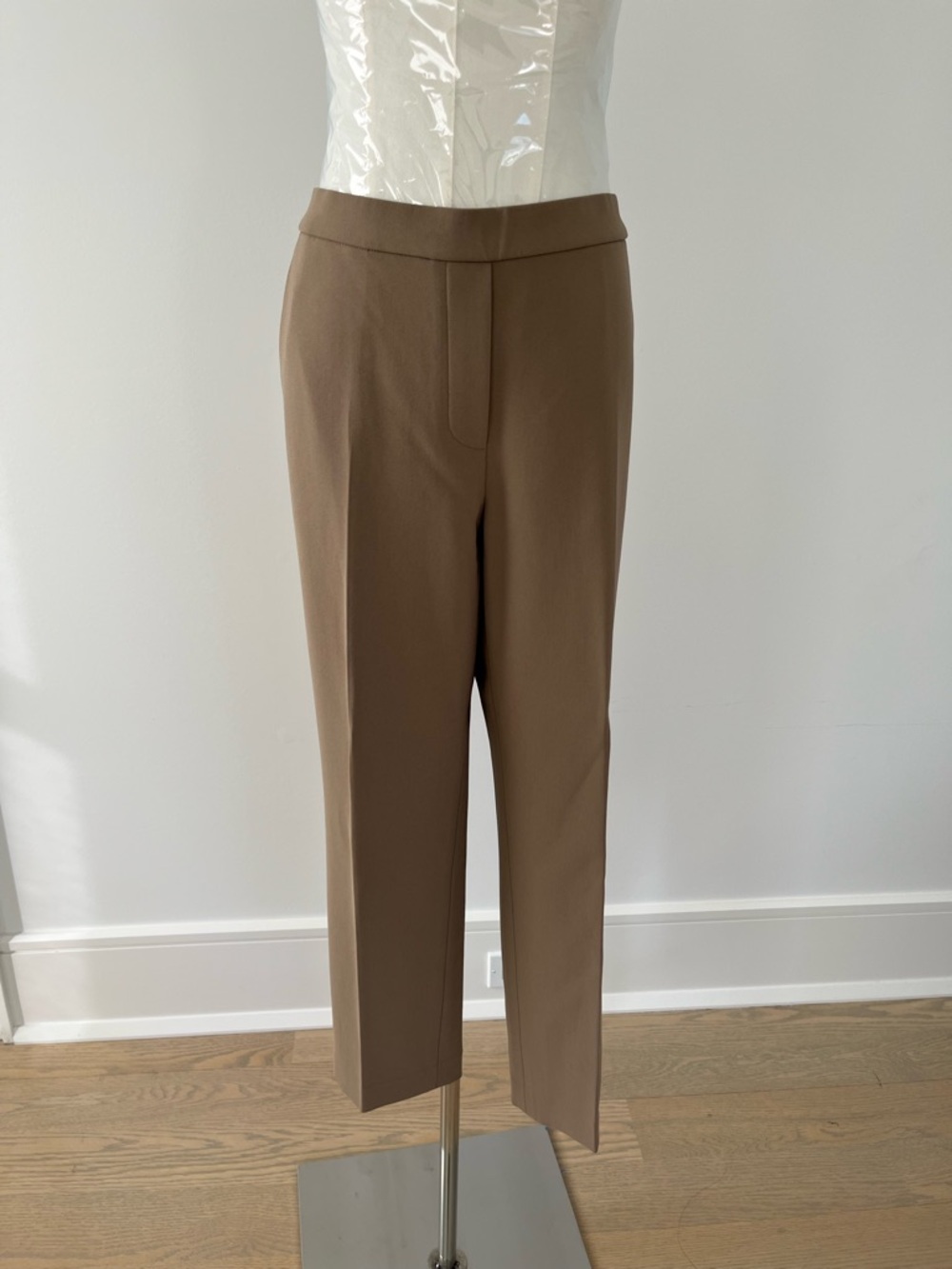 Theory Cropped Straight-Leg Pants in Taupe Brown